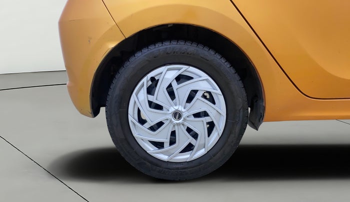 2016 Tata Tiago XT PETROL, CNG, Manual, 1,15,645 km, Right Rear Wheel