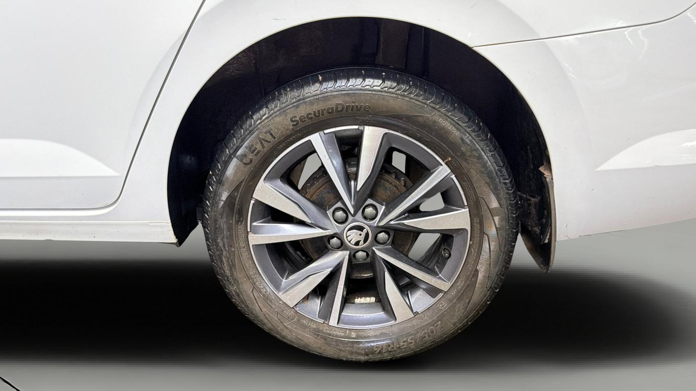 2023 Skoda SLAVIA STYLE 1.0L TSI AT, Petrol, Automatic, 17,785 km, Left Rear Wheel