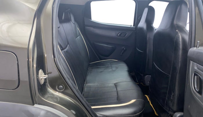 2016 Renault Kwid RXT 0.8 (O), Petrol, Manual, 91,411 km, Right Side Rear Door Cabin