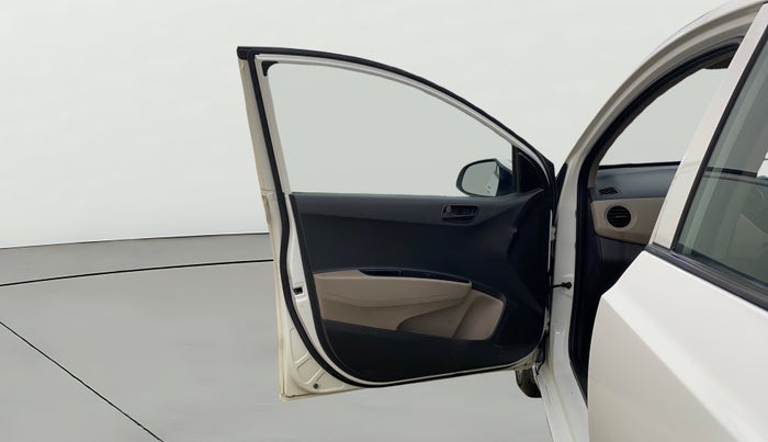 2017 Hyundai Grand i10 MAGNA AT 1.2 KAPPA VTVT, Petrol, Automatic, 27,341 km, LHS Front Door