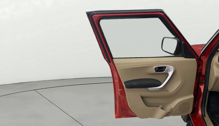 2017 Mahindra TUV300 T10, Diesel, Manual, 60,295 km, LHS Front Door