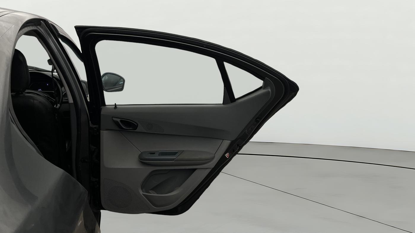 2022 Tata TIGOR XZ CNG, CNG, Manual, 67,972 km, RHS Rear Door