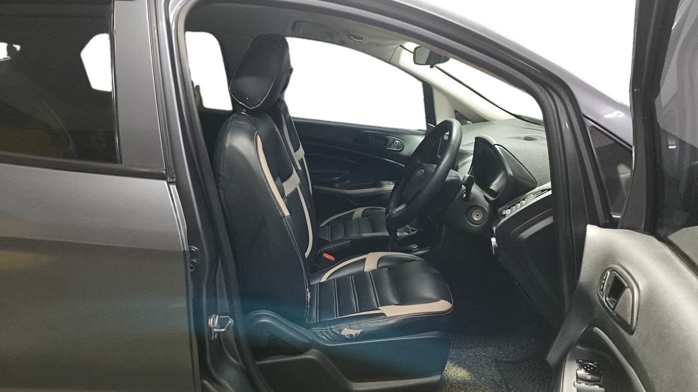 2017 Ford Ecosport AMBIENTE 1.5L PETROL, CNG, Manual, 98,652 km, Right Side Front Door Cabin