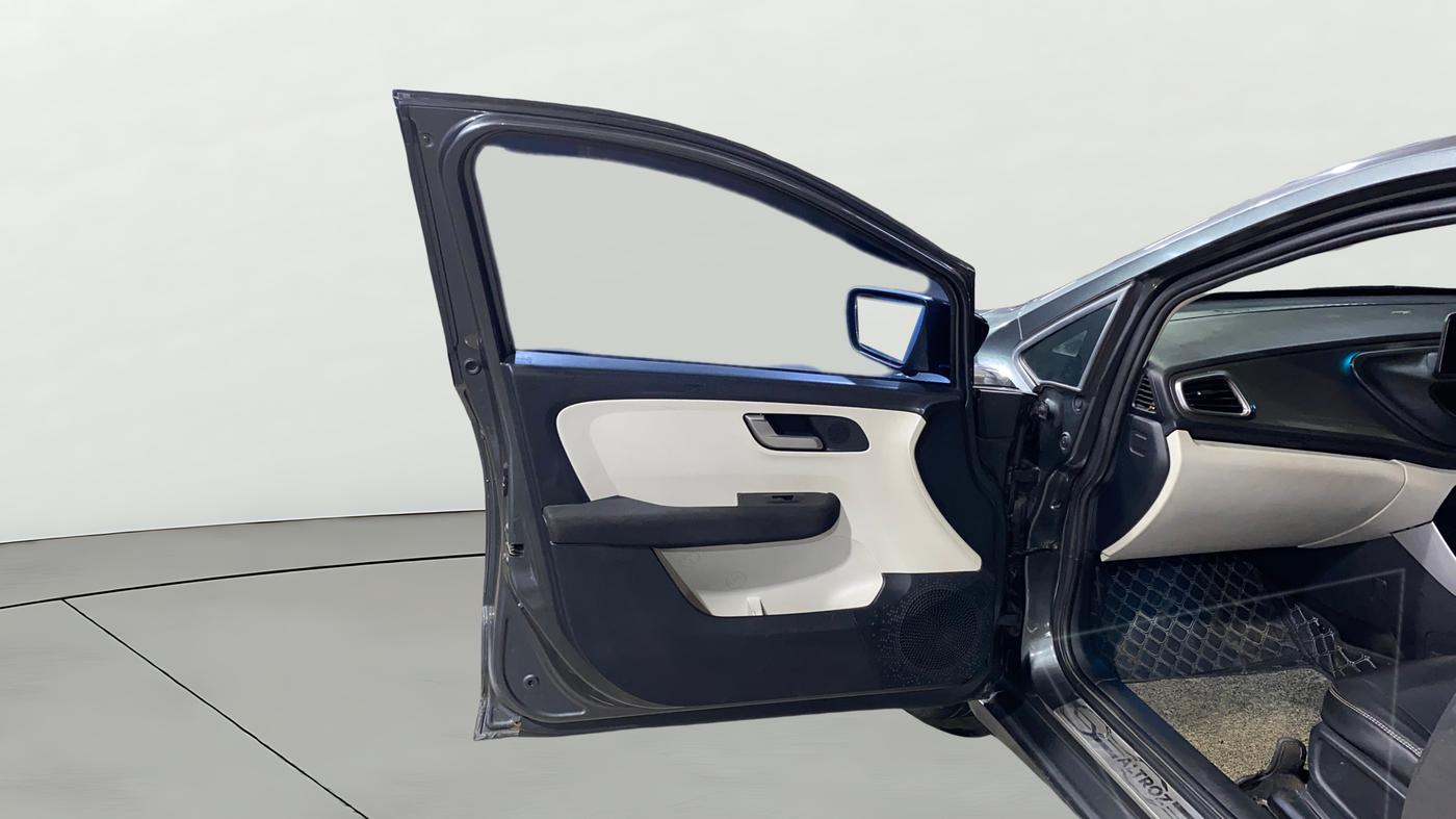 2023 Tata ALTROZ  XZ PLUS (S) , Diesel, Manual, 54,159 km, LHS Front Door