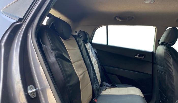 2016 Hyundai Creta SX PLUS 1.6 PETROL, Petrol, Manual, 1,32,816 km, Right Side Rear Door Cabin