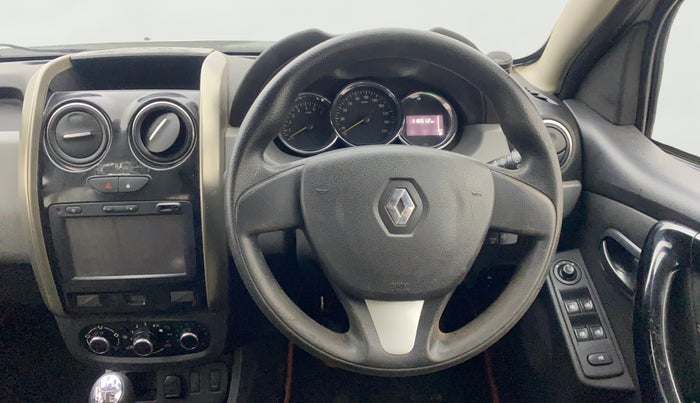 2017 Renault Duster 85 PS RXS SANDSTORM EDITION DIESEL, Diesel, Manual, 1,16,512 km, Steering Wheel Close Up