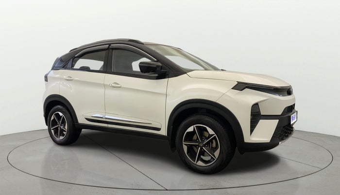2025 Tata NEXON FEARLESS + SUNROOF DCA DUAL TONE 1.2 PETROL, CNG, Automatic, 9,111 km, Right Front Diagonal