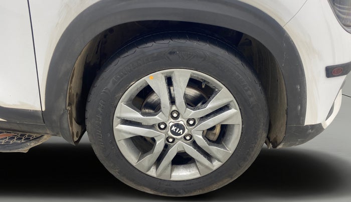 2020 KIA SELTOS HTX IVT 1.5 PETROL, Petrol, Automatic, 1,05,627 km, Right Front Wheel