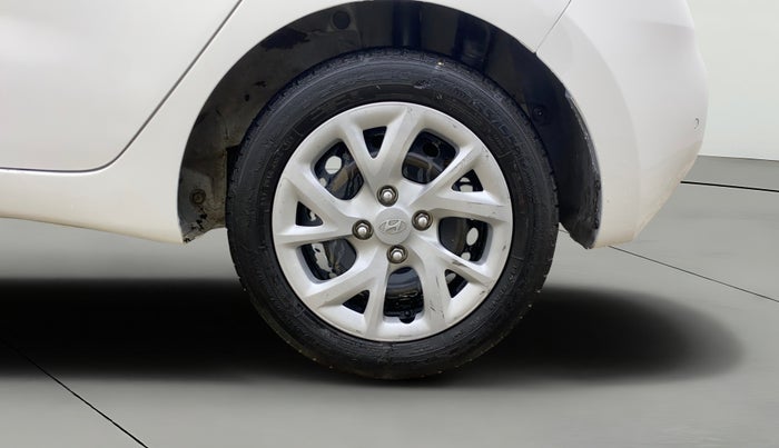 2017 Hyundai Grand i10 SPORTZ 1.2 KAPPA VTVT, CNG, Manual, 40,710 km, Left Rear Wheel