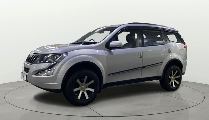2016 Mahindra XUV500 W6, Diesel, Manual, 80,290 km, Left Front Diagonal