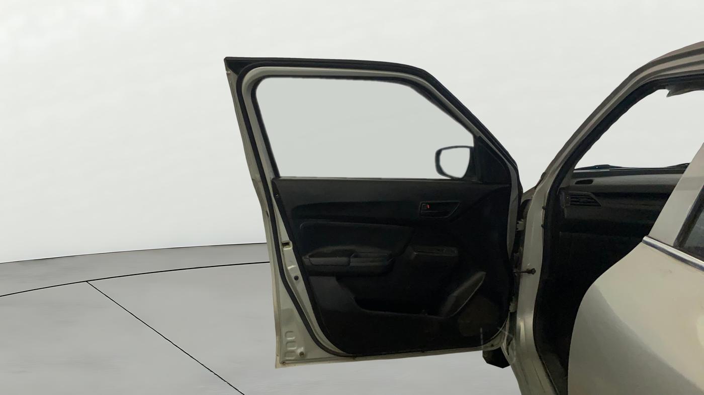 2022 Maruti Swift LXI, CNG, Manual, 91,300 km, LHS Front Door