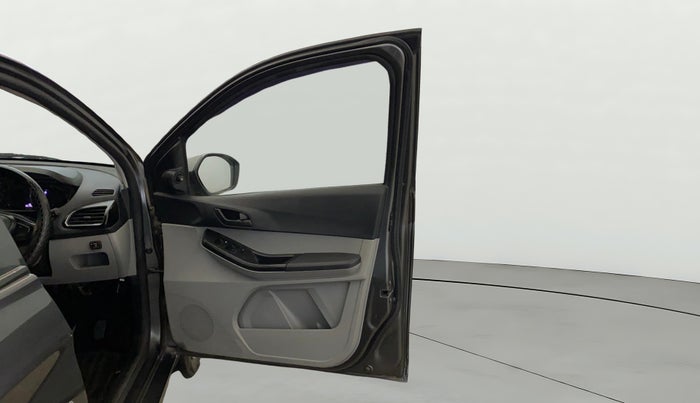 2021 Tata Tiago XT PETROL, CNG, Manual, 63,132 km, RHS Front Door