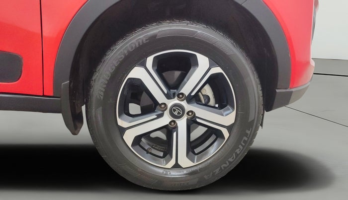 2022 Tata NEXON XZA PLUS SUNROOF DUAL TONE PETROL, Petrol, Automatic, 43,080 km, Right Front Wheel