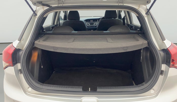 2017 Hyundai i20 Active 1.2 S, Petrol, Manual, 1,03,949 km, Boot Open Zoomed View