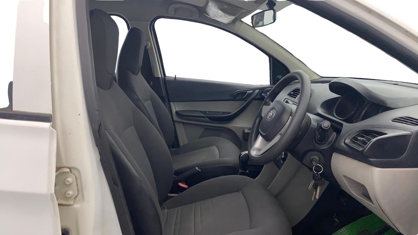 2016 Tata Tiago XE DIESEL, Diesel, Manual, 1,23,710 km, Right Side Front Door Cabin