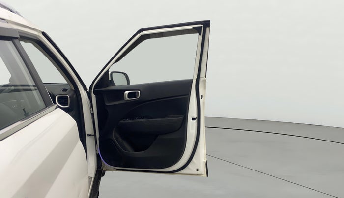 2022 Hyundai VENUE SX 1.0 TURBO, Petrol, Manual, 58,032 km, RHS Front Door