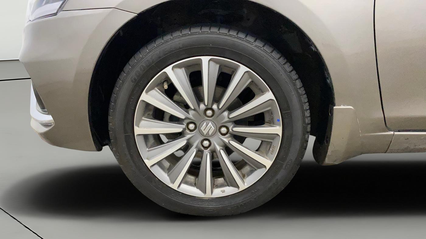 2018 Maruti Ciaz ALPHA 1.5 SHVS PETROL, Petrol, Manual, 64,532 km, Left Front Wheel