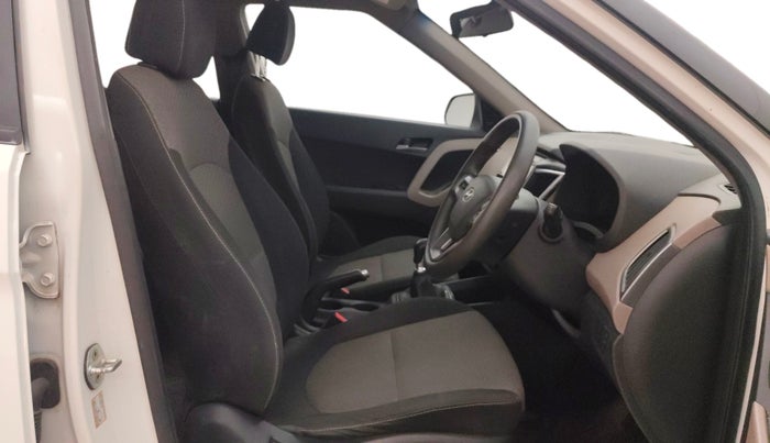 2016 Hyundai Creta SX PLUS 1.6 PETROL, Petrol, Manual, 79,801 km, Right Side Front Door Cabin