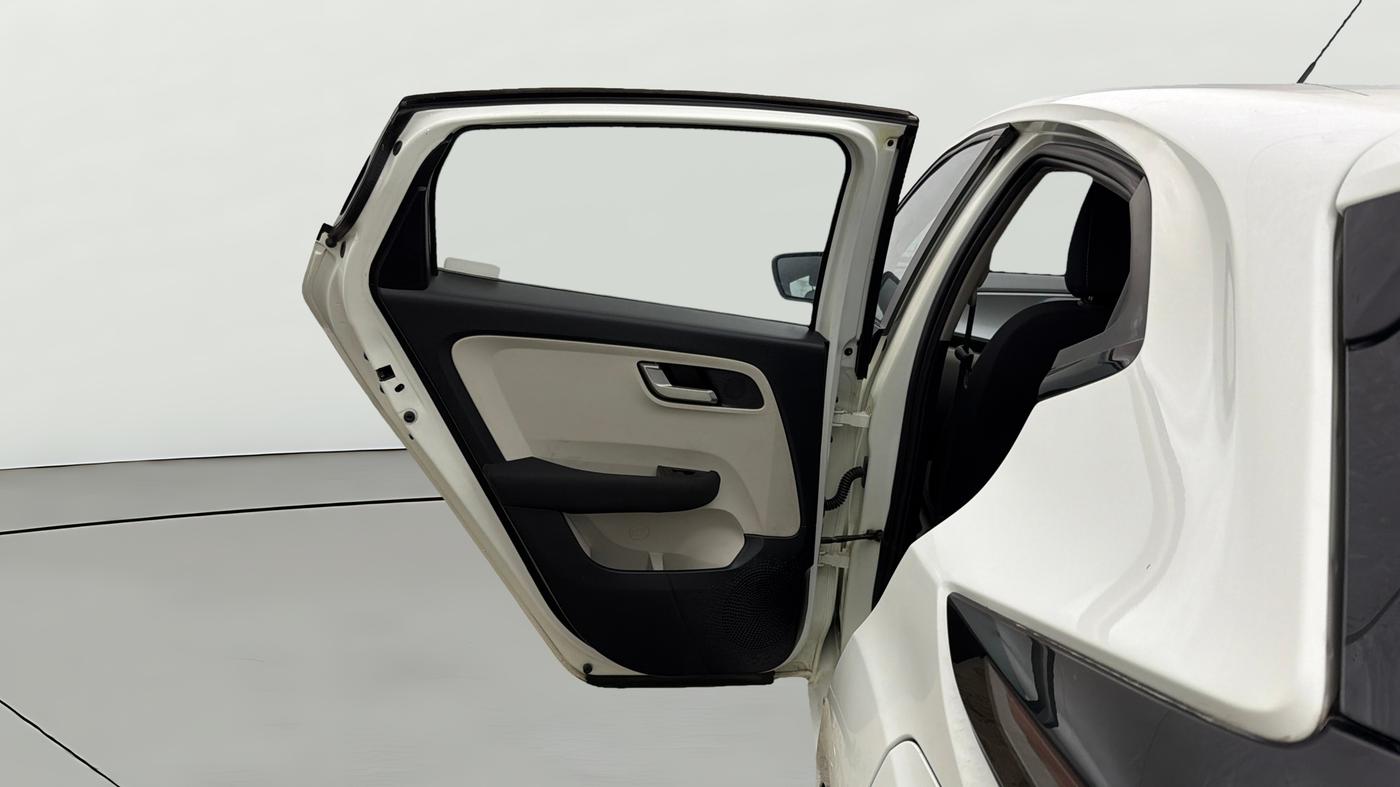 2024 Tata ALTROZ XZA, Petrol, Automatic, 40,033 km, LHS Rear Door
