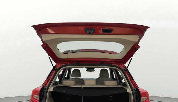2023 Mahindra XUV300 W8 (O) 1.5 DIESEL AMT, Diesel, Automatic, 63,752 km, Boot Door Open