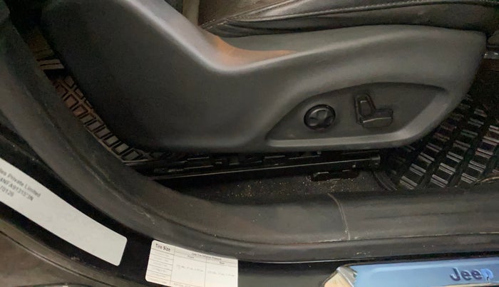 2022 Jeep Compass MODEL S (O) DIESEL 4X4 AT, Diesel, Automatic, 66,680 km, Driver Side Adjustment Panel