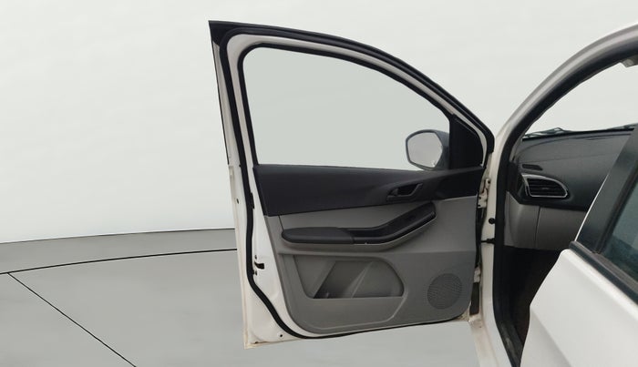 2022 Tata Tiago XT CNG, CNG, Manual, 38,996 km, LHS Front Door