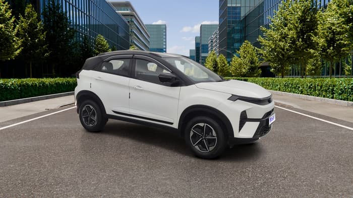 2024 Tata NEXON FEARLESS + SUNROOF DCA DUAL TONE 1.2 PETROL, Petrol, Automatic, 9,410 km, Right Front Diagonal