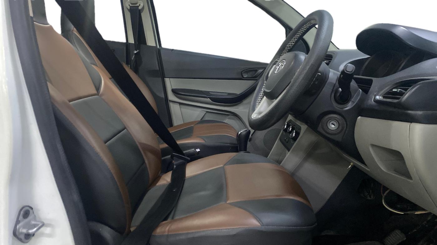 2018 Tata Tiago XE PETROL, Petrol, Manual, 81,950 km, Right Side Front Door Cabin