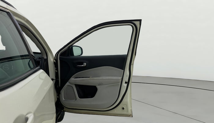 2018 Jeep Compass LIMITED 2.0 DIESEL, Diesel, Manual, 1,38,046 km, RHS Front Door