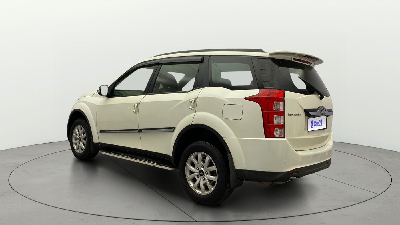 2016 Mahindra XUV500 W8, Diesel, Manual, 1,23,899 km, Left Back Diagonal