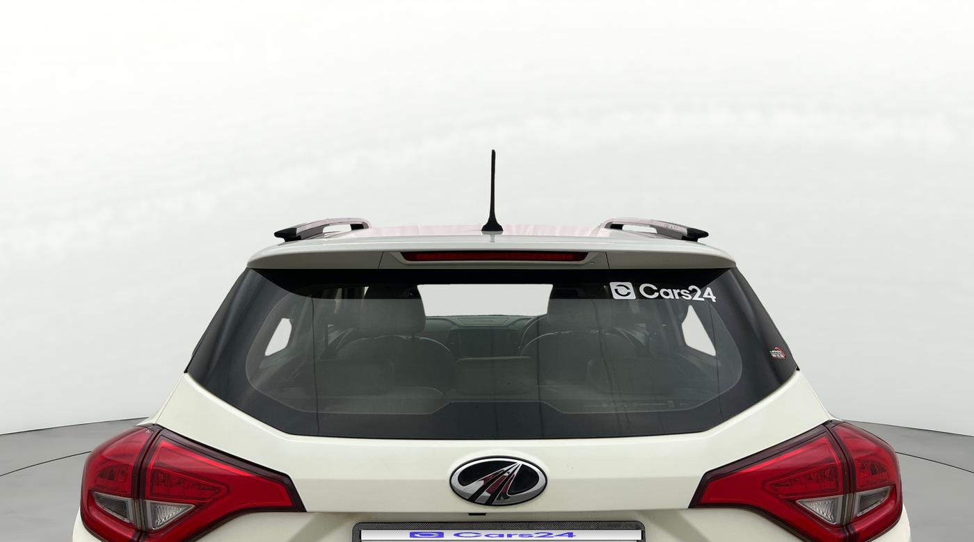 2021 Mahindra XUV300 W6 1.5 DIESEL AMT, Diesel, Automatic, 1,01,186 km, Rear Windshield