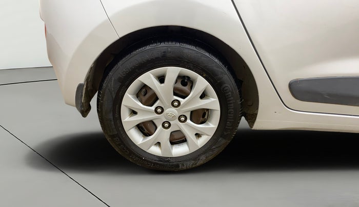 2016 Hyundai Grand i10 SPORTZ 1.2 KAPPA VTVT, CNG, Manual, 85,587 km, Right Rear Wheel