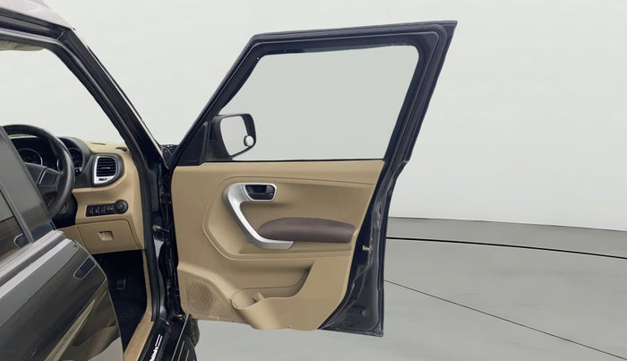 2017 Mahindra TUV300 T8, Diesel, Manual, 54,026 km, RHS Front Door