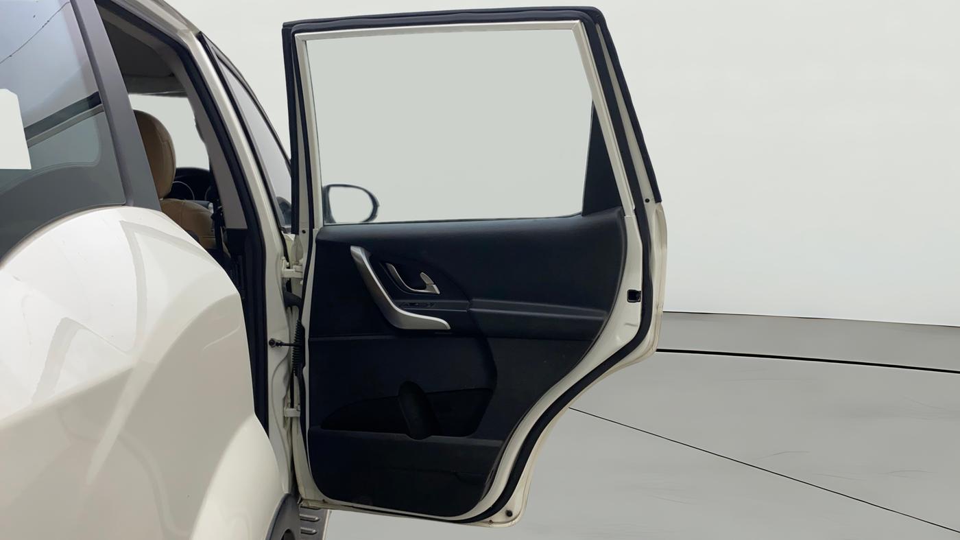2020 Mahindra XUV500 W7, Diesel, Manual, 79,824 km, RHS Rear Door