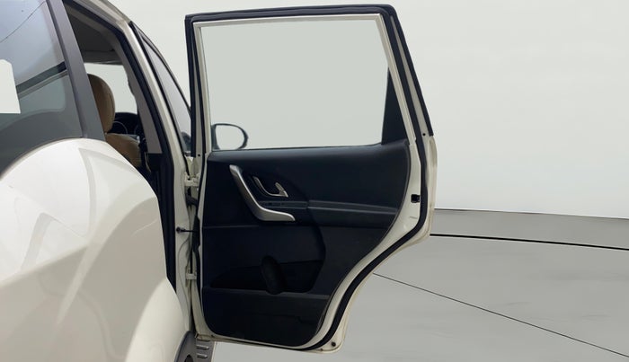 2020 Mahindra XUV500 W7, Diesel, Manual, 79,823 km, RHS Rear Door