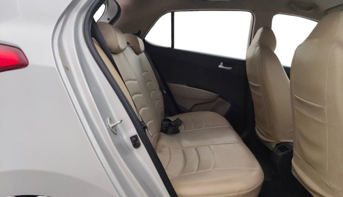 2017 Hyundai Grand i10 ASTA 1.2 KAPPA VTVT, Petrol, Manual, 28,009 km, Right Side Rear Door Cabin