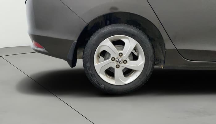 2015 Honda City 1.5L I-VTEC V MT, Petrol, Manual, 1,10,142 km, Right Rear Wheel