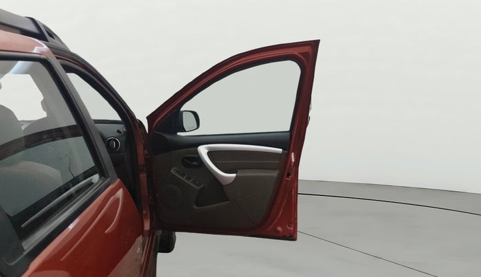 2019 Renault Duster RXS PETROL, Petrol, Manual, 20,401 km, RHS Front Door