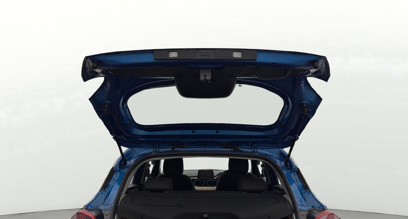 2023 Tata PUNCH CREATIVE  1.2 RTN DUAL TONE, Petrol, Manual, 28,441 km, Boot Door Open