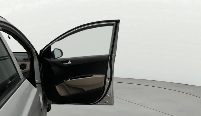 2015 Hyundai Grand i10 SPORTZ 1.2 KAPPA VTVT, CNG, Manual, 53,745 km, RHS Front Door