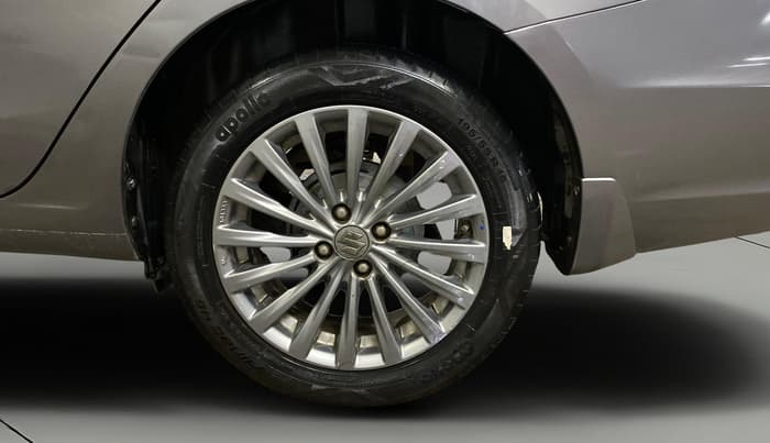2017 Maruti Ciaz ZXI+, Petrol, Manual, 70,325 km, Left Rear Wheel