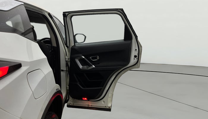 2019 Tata Harrier XT 2.0L KRYOTEC, Diesel, Manual, 86,556 km, RHS Rear Door