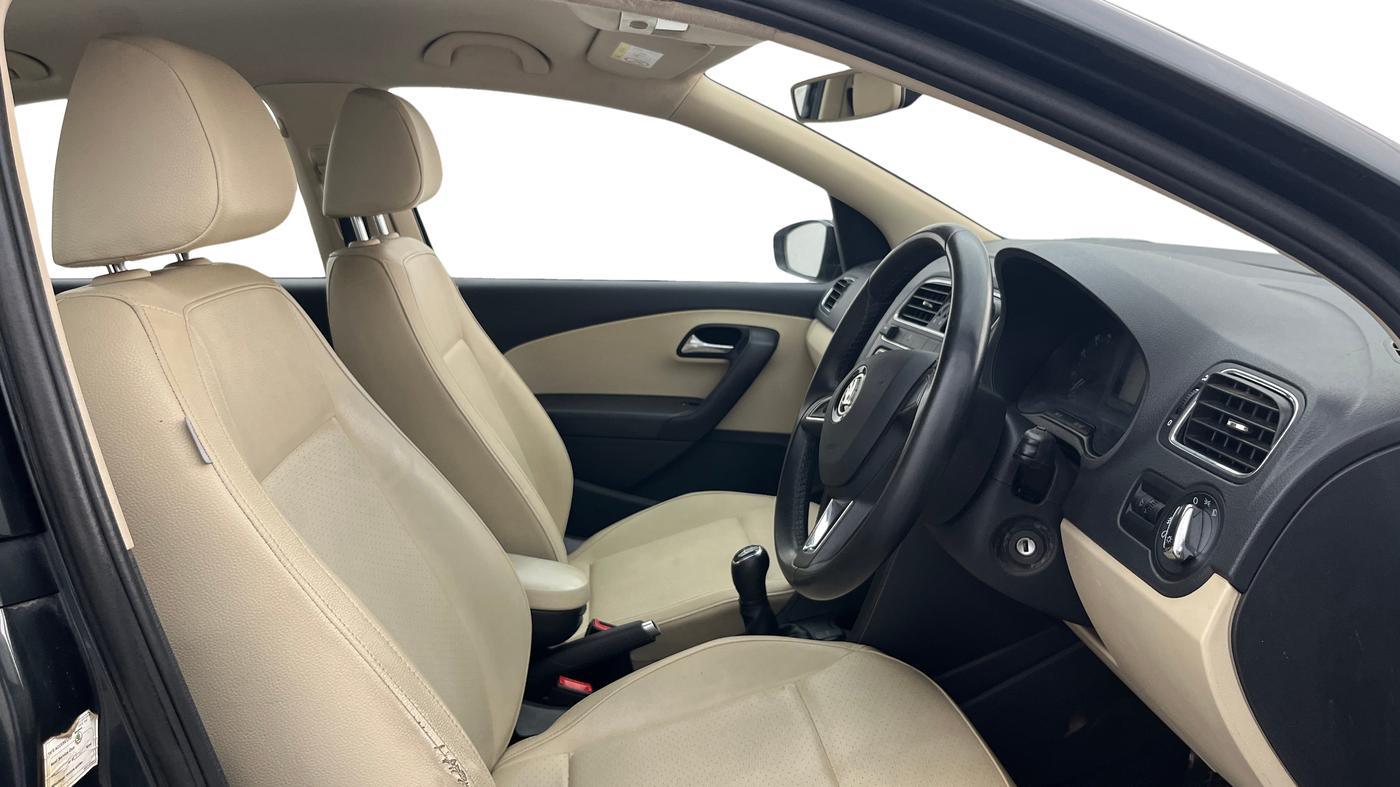 2017 Skoda Rapid 1.6 MPI STYLE PLUS MT, Petrol, Manual, 66,815 km, Right Side Front Door Cabin