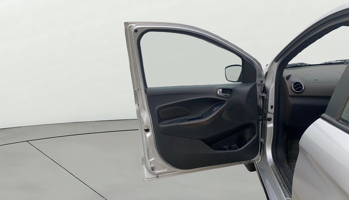 2018 Ford FREESTYLE TITANIUM 1.2 PETROL, Petrol, Manual, 76,412 km, LHS Front Door