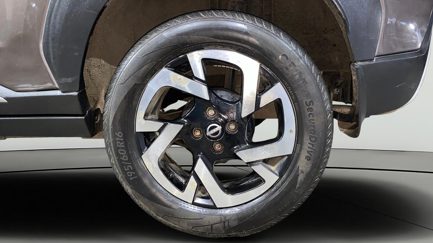 2023 Nissan MAGNITE XV MT, Petrol, Manual, 17,335 km, Left Rear Wheel