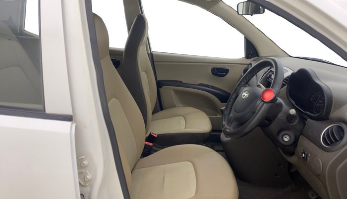 2015 Hyundai i10 MAGNA 1.1, CNG, Manual, 1,23,220 km, Right Side Front Door Cabin