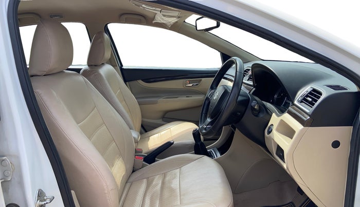 2017 Maruti Ciaz ALPHA 1.4 PETROL, Petrol, Manual, 68,225 km, Right Side Front Door Cabin