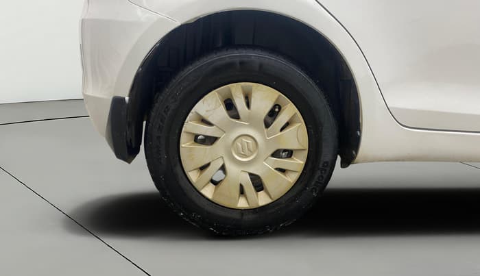 2013 Maruti Swift VXI, Petrol, Manual, 1,25,352 km, Right Rear Wheel