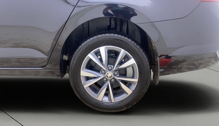 2025 Skoda SLAVIA Prestige 1.0L TSI AT, Petrol, Automatic, 2,570 km, Left Rear Wheel