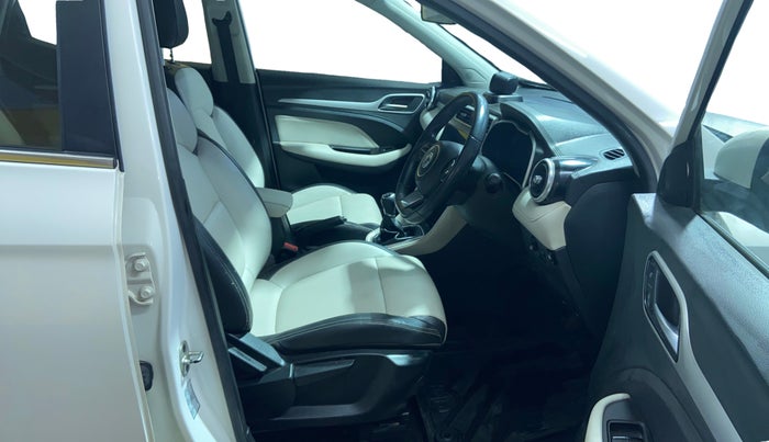 2022 MG ASTOR SMART 1.5 MT, CNG, Manual, 46,594 km, Right Side Front Door Cabin